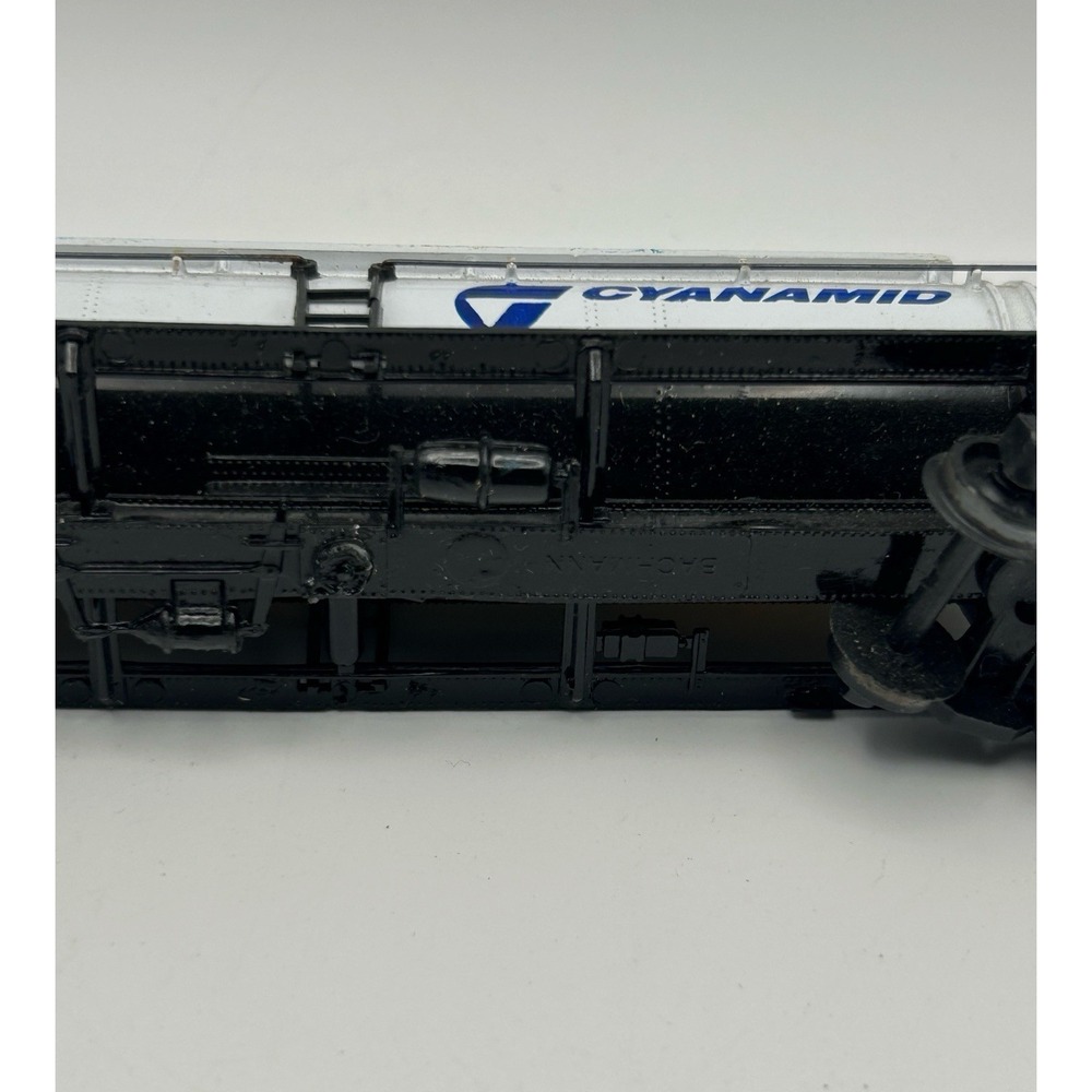 Bachmann HO Scale Tanker Car Tanker Car Cyanamid Train Pre-owned - Picture 8 of 8